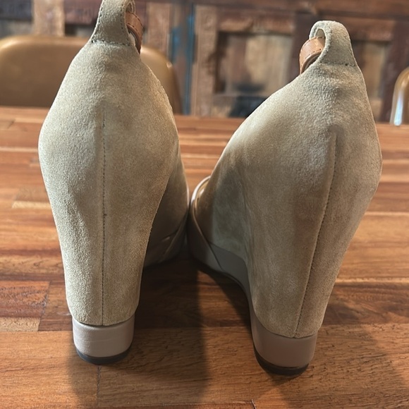 See By Chloe Elegant Tan Wedge Sandals 
Size 38 - Picture 5 of 9